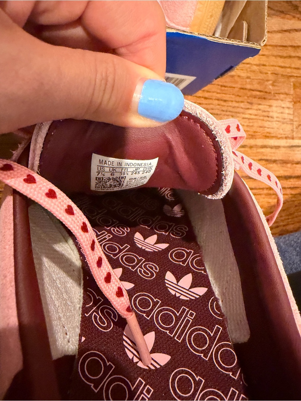 NEW Adidas Pink & Burgundy Rare Valentine’s Muenchen Sneakers 7.5W - Picture 5 of 5